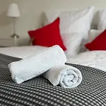 Appartement Nooqa - Living Collection - Parkplatz, Smart Tv, Kueche, Voll Ausgestattet Duisburg
