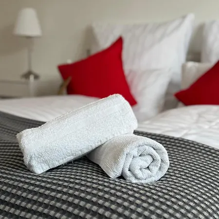 Apartment Nooqa - Living Collection - Parkplatz, Smart Tv, Kueche, Voll Ausgestattet Duisburg