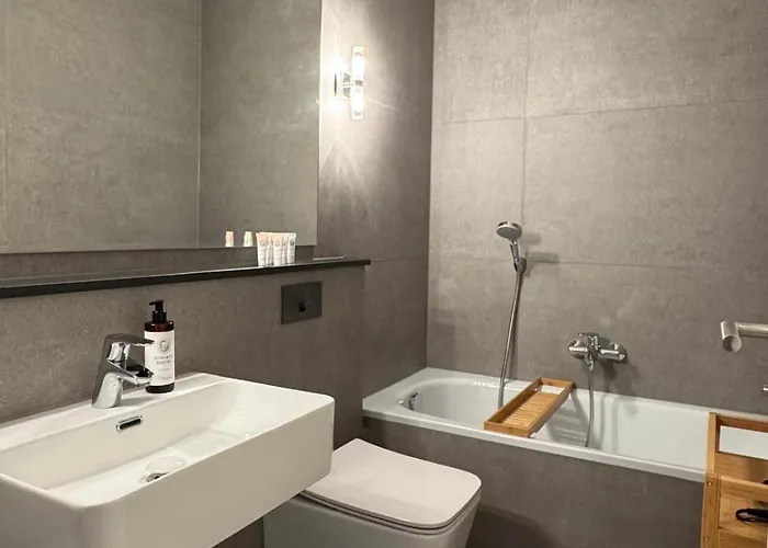 Appartement Nooqa - Living Collection - Parkplatz, Smart Tv, Kueche, Voll Ausgestattet Duisburg